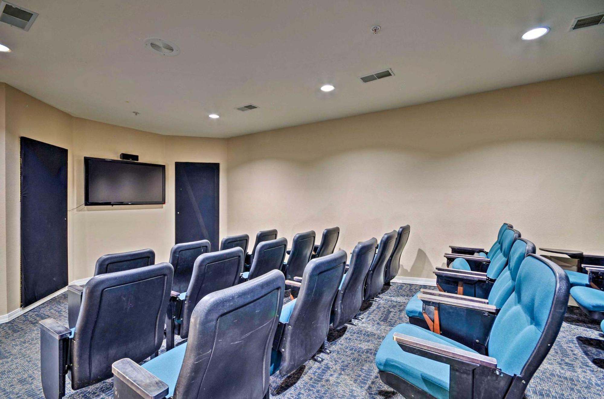 Ground-Floor Branson Condo With Community Perks Bagian luar foto