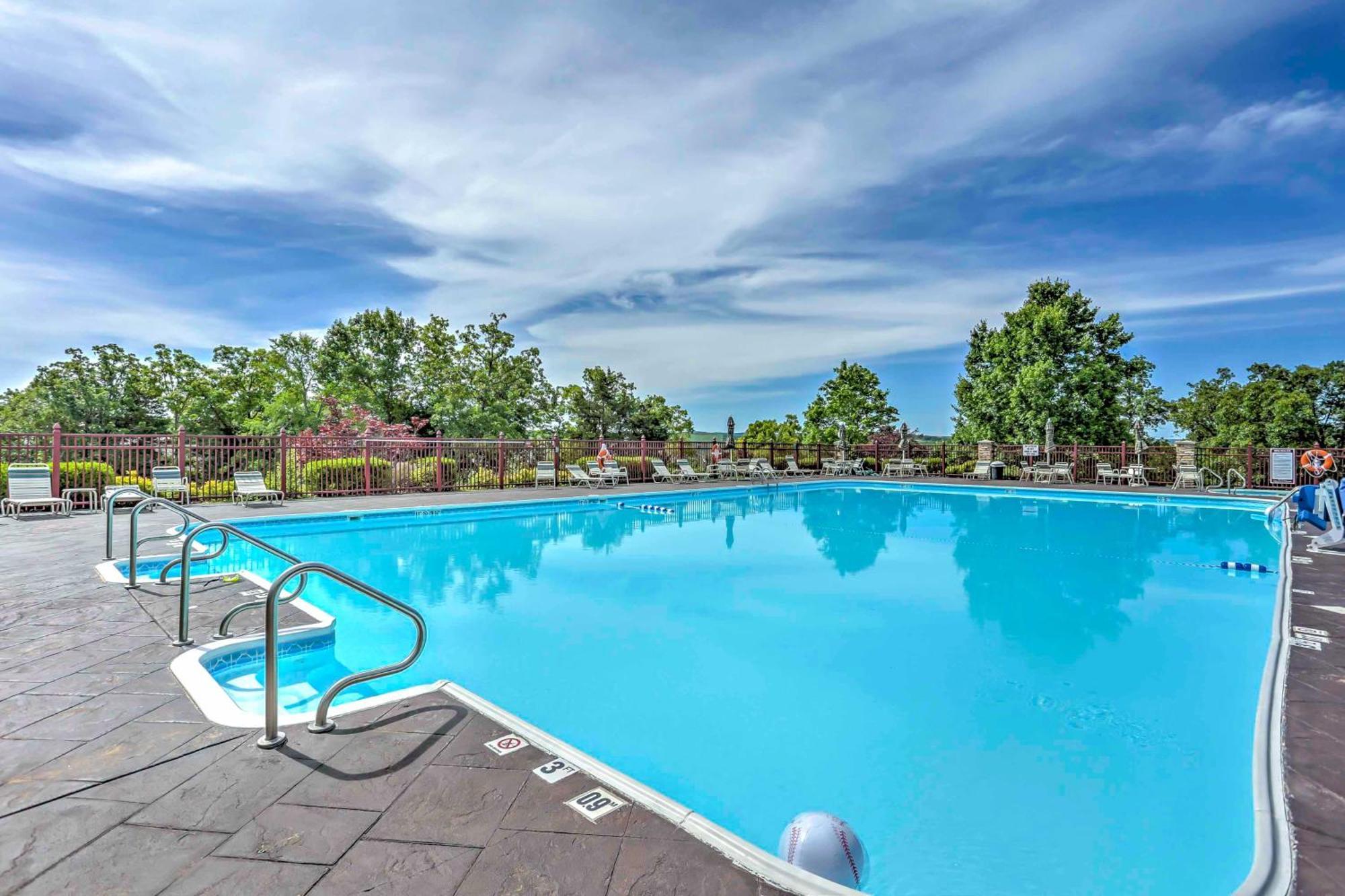 Ground-Floor Branson Condo With Community Perks Bagian luar foto